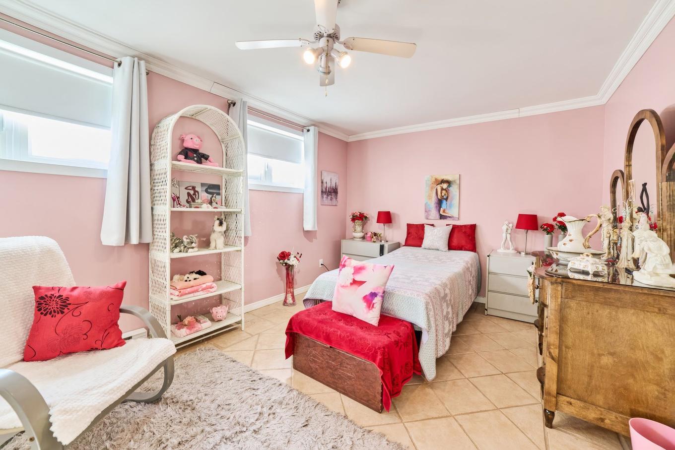 Bedroom - 658 Rue Rabelais, Saguenay (Chicoutimi), QC - Indoor Photo Showing Bedroom