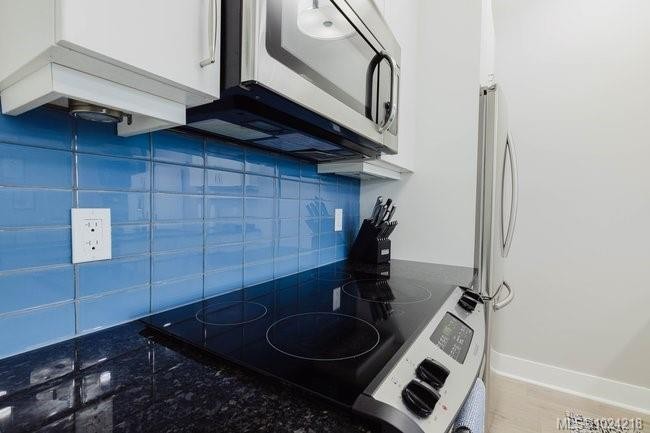201-606 Speed Ave, Victoria, BC - Indoor Photo Showing Kitchen