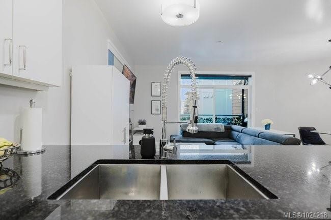 201-606 Speed Ave, Victoria, BC - Indoor