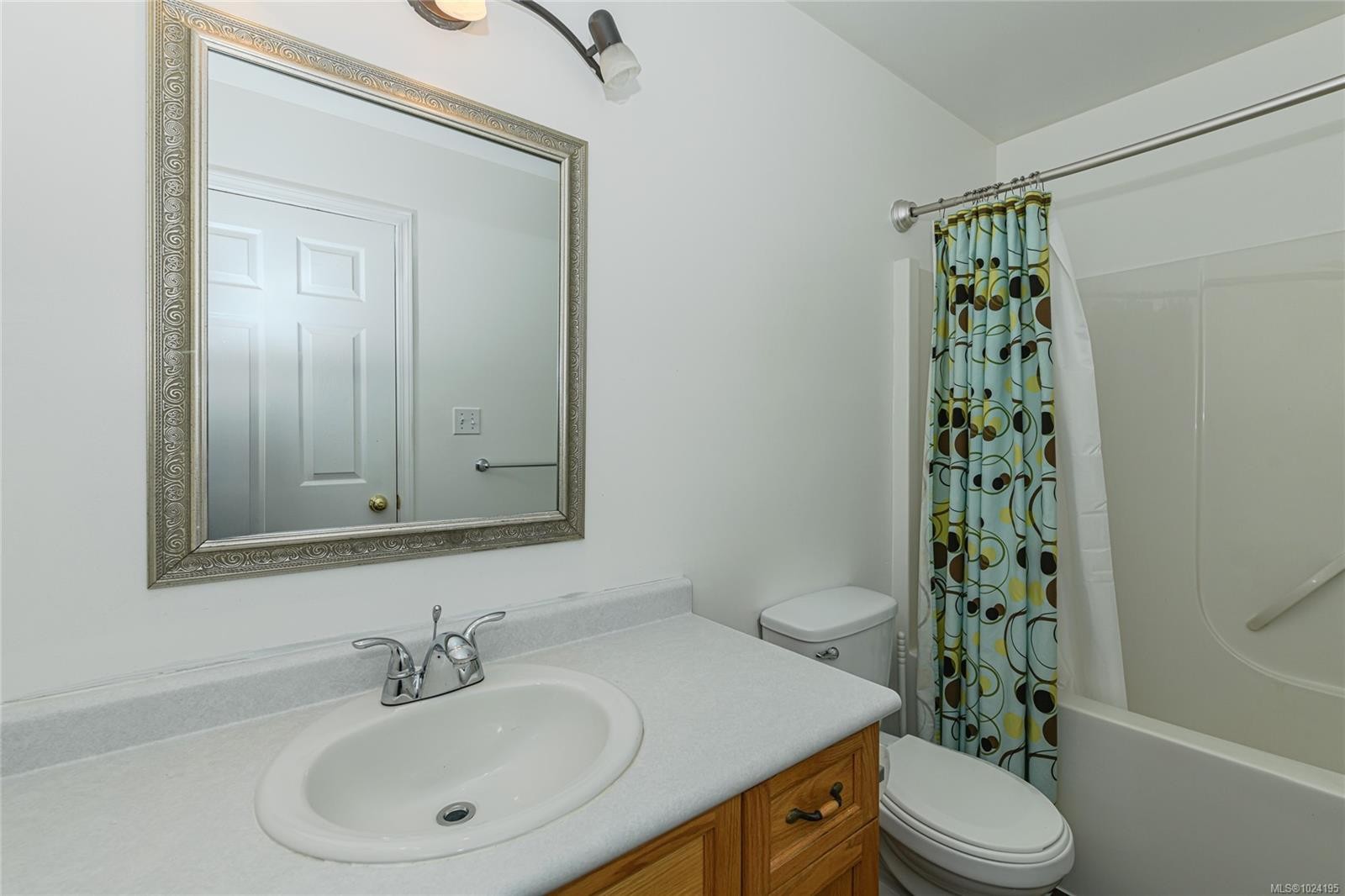 307-3226 Cowichan Lake Rd, Duncan, BC - Indoor Photo Showing Bathroom