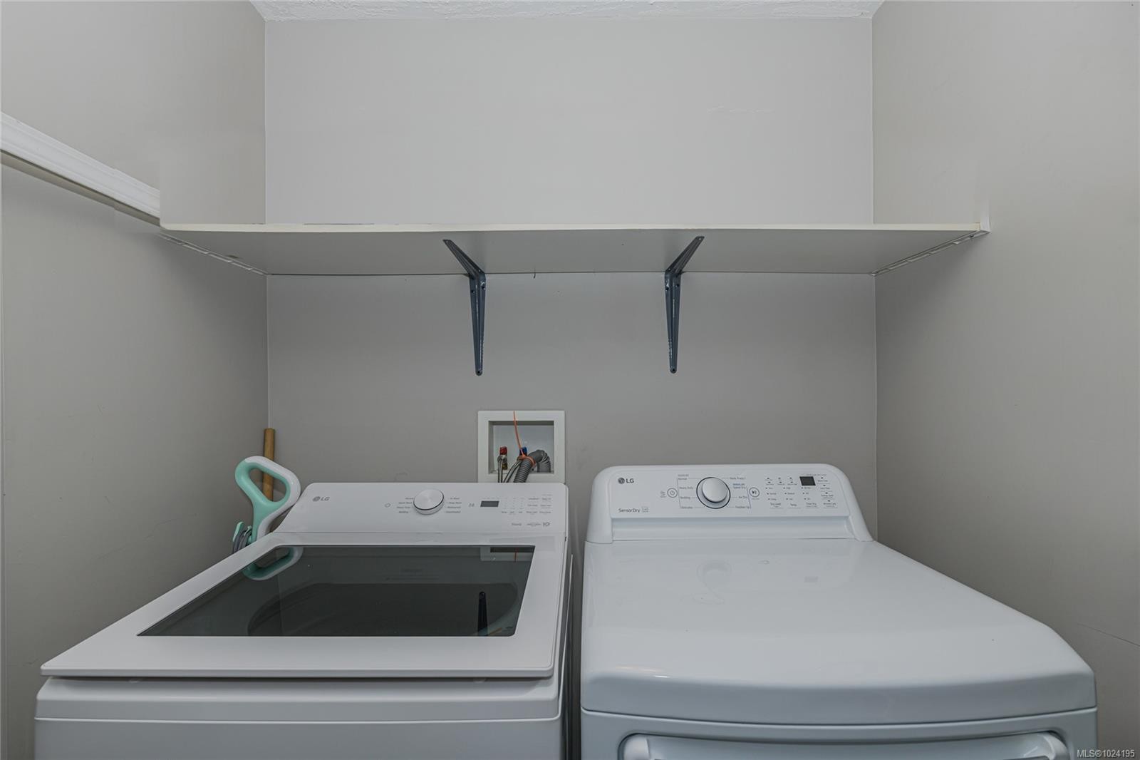 307-3226 Cowichan Lake Rd, Duncan, BC - Indoor Photo Showing Laundry Room