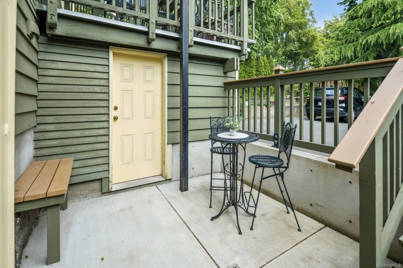 903 Humboldt St, Victoria, BC - Outdoor With Exterior