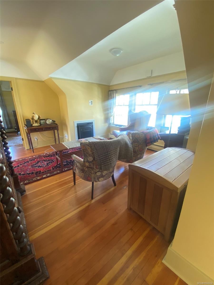 903 Humboldt St, Victoria, BC - Indoor With Fireplace
