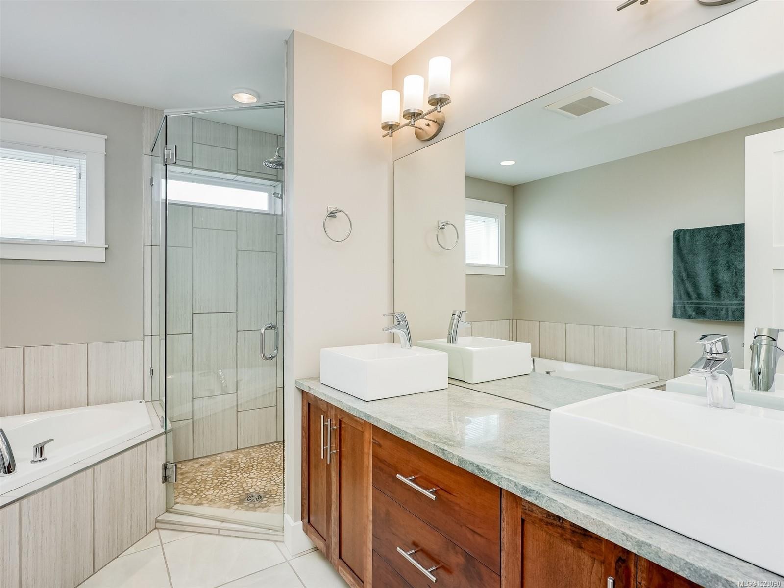 9173 Basswood Rd, North Saanich, BC