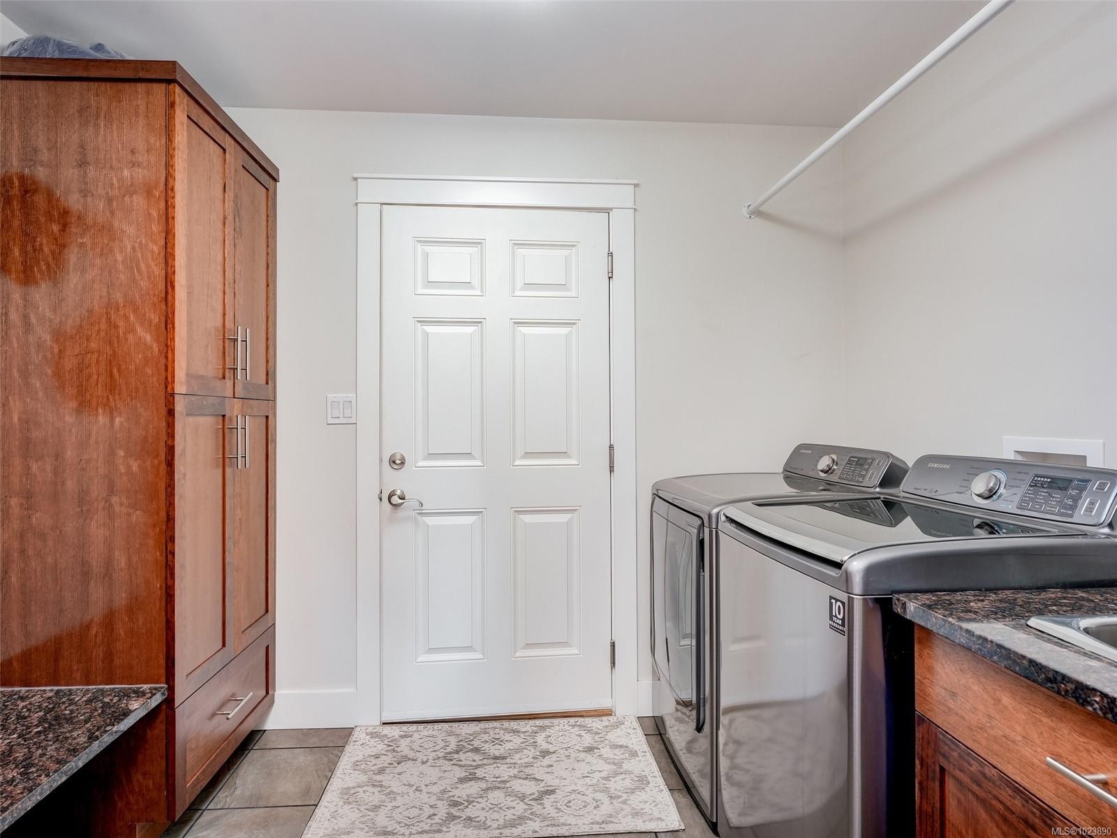 9173 Basswood Rd, North Saanich, BC