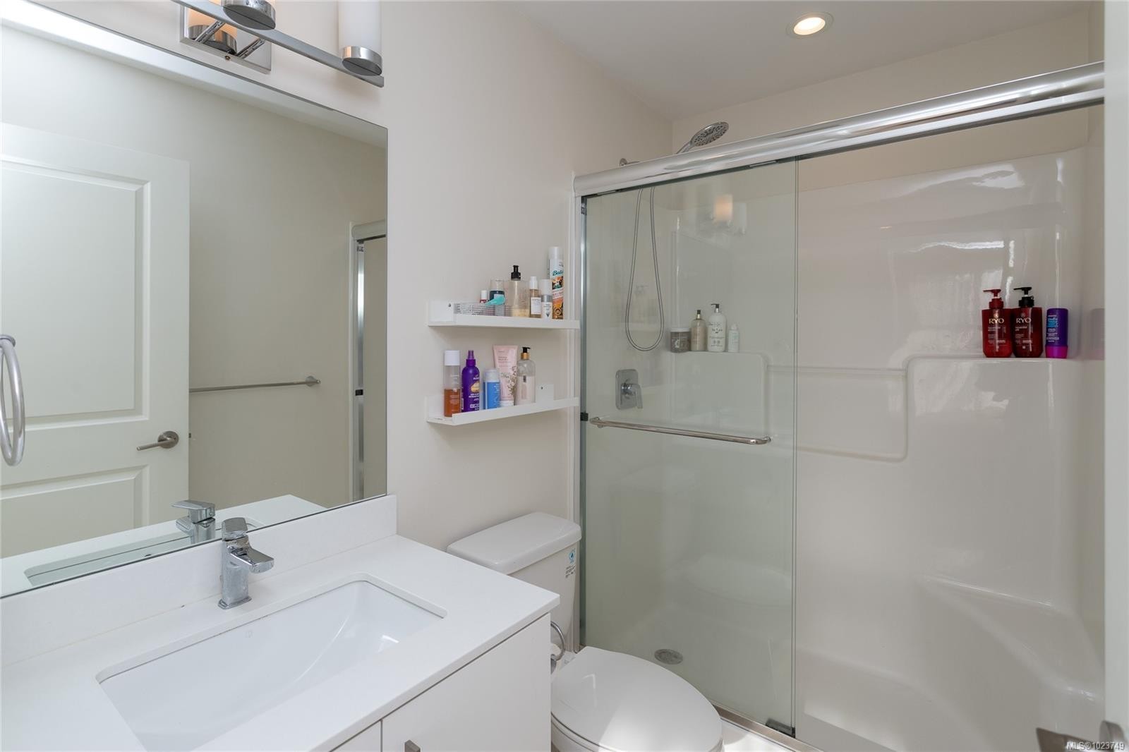 506-815 Orono Ave, Langford, BC - Indoor Photo Showing Bathroom