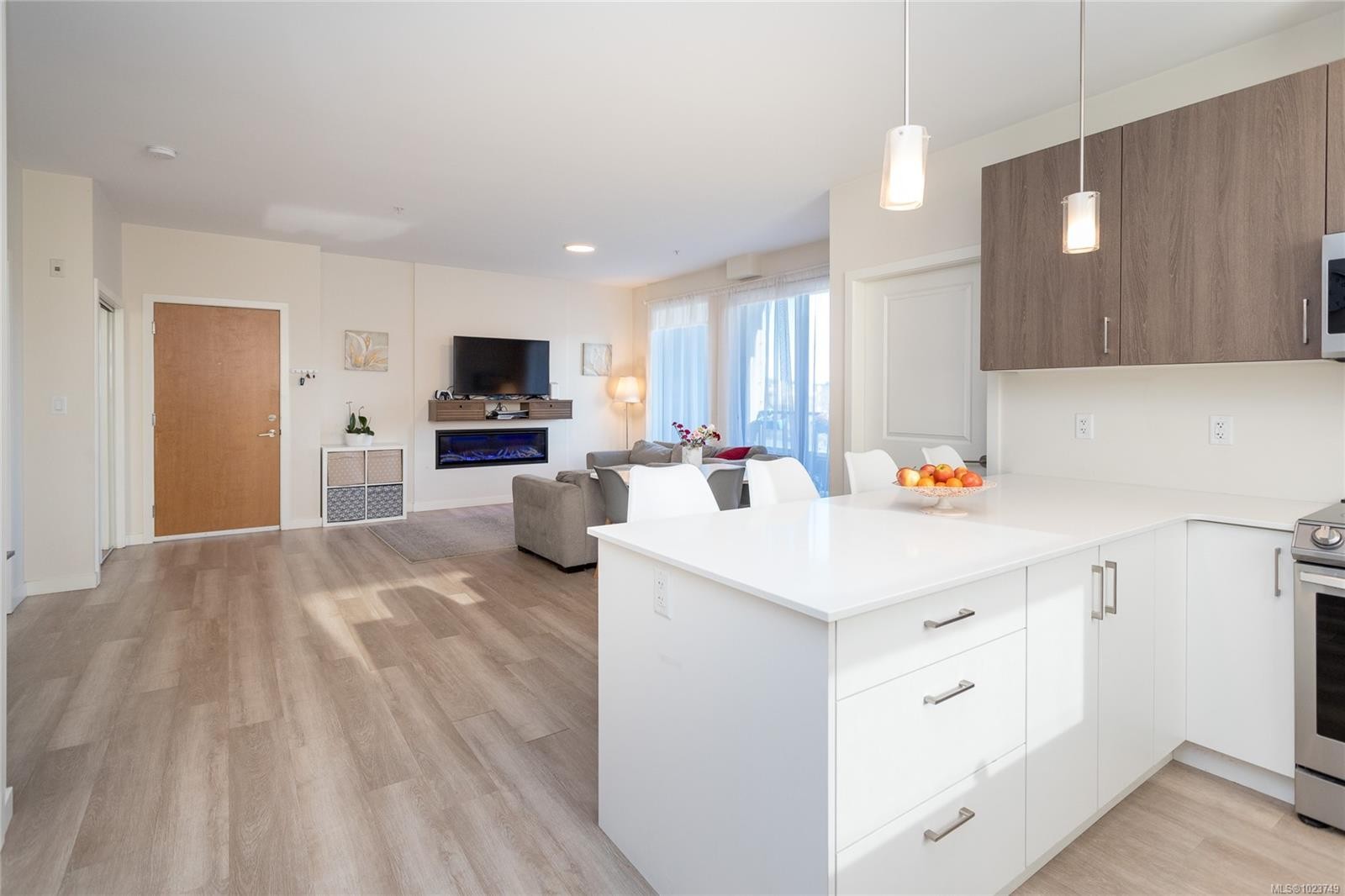 506-815 Orono Ave, Langford, BC - Indoor Photo Showing Kitchen