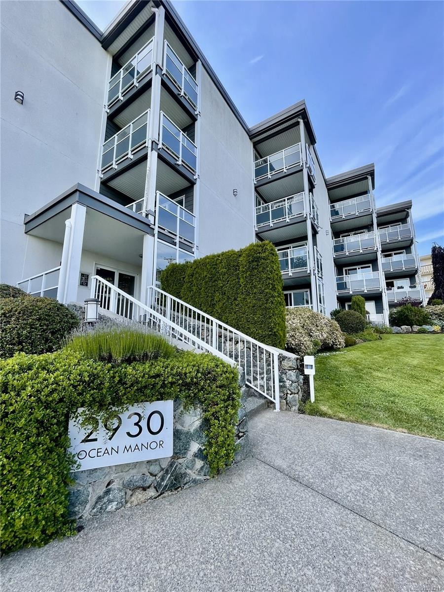 359-2930 Washington Ave, Victoria, BC - Outdoor