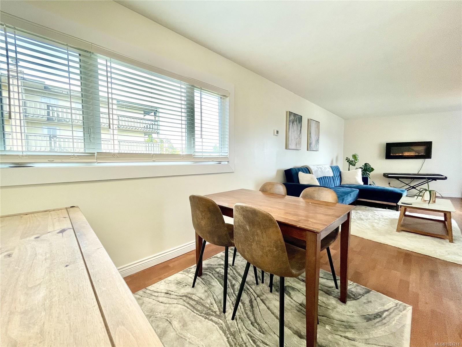 359-2930 Washington Ave, Victoria, BC - Indoor