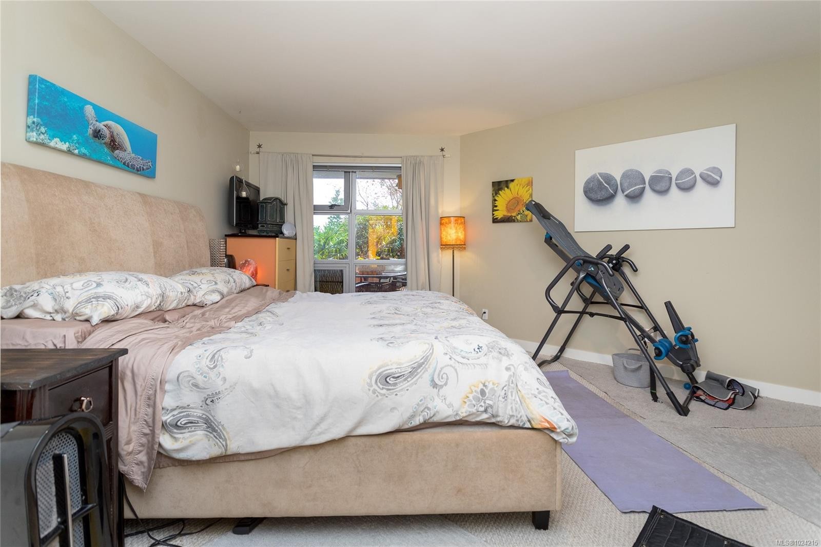 109-797 Tyee Rd, Victoria, BC - Indoor Photo Showing Bedroom