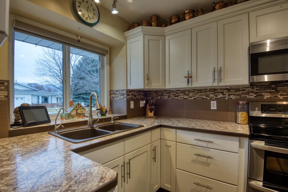 140 Heron Drive, Penticton, BC - Indoor Photo Showing Kitchen With Double Sink
