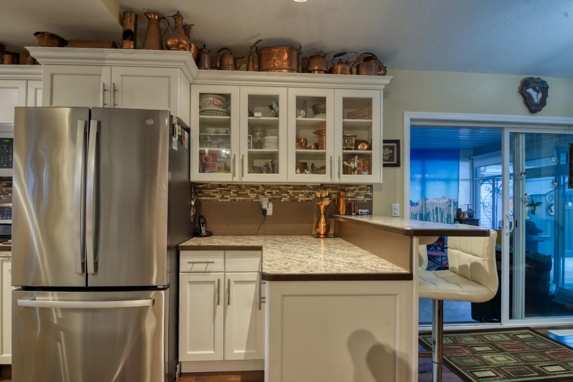 140 Heron Drive, Penticton, BC - Indoor Photo Showing Kitchen