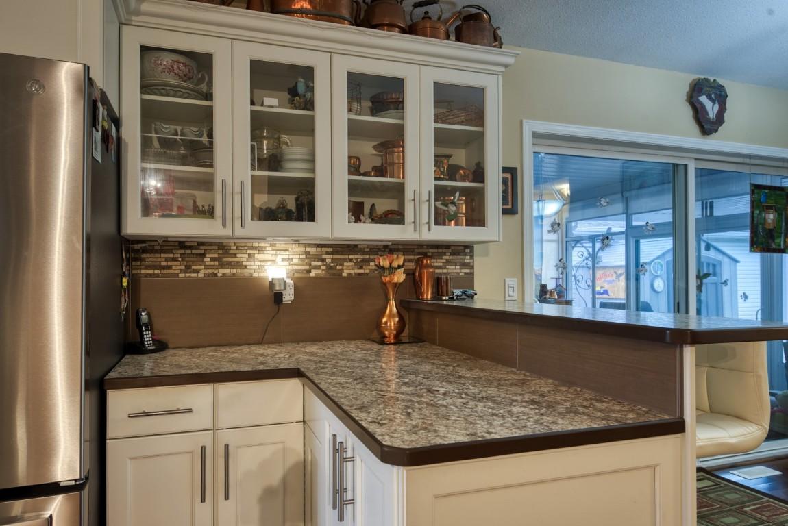 140 Heron Drive, Penticton, BC - Indoor Photo Showing Kitchen