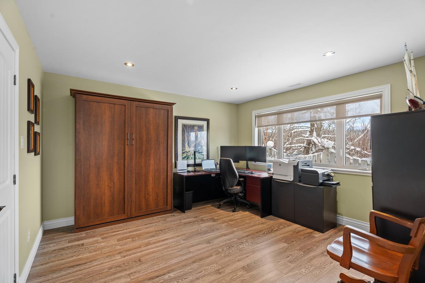 Chambre à coucher - 22 Rue Des Gemmes, Sainte-Marguerite-Du-Lac-Masson, QC - Indoor Photo Showing Other Room