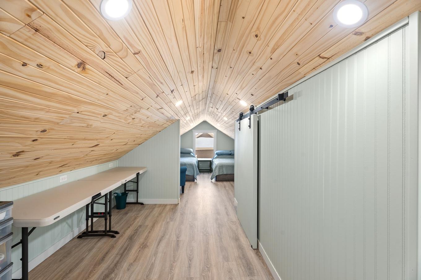 Mezzanine - 22 Rue Des Gemmes, Sainte-Marguerite-Du-Lac-Masson, QC - Indoor Photo Showing Other Room