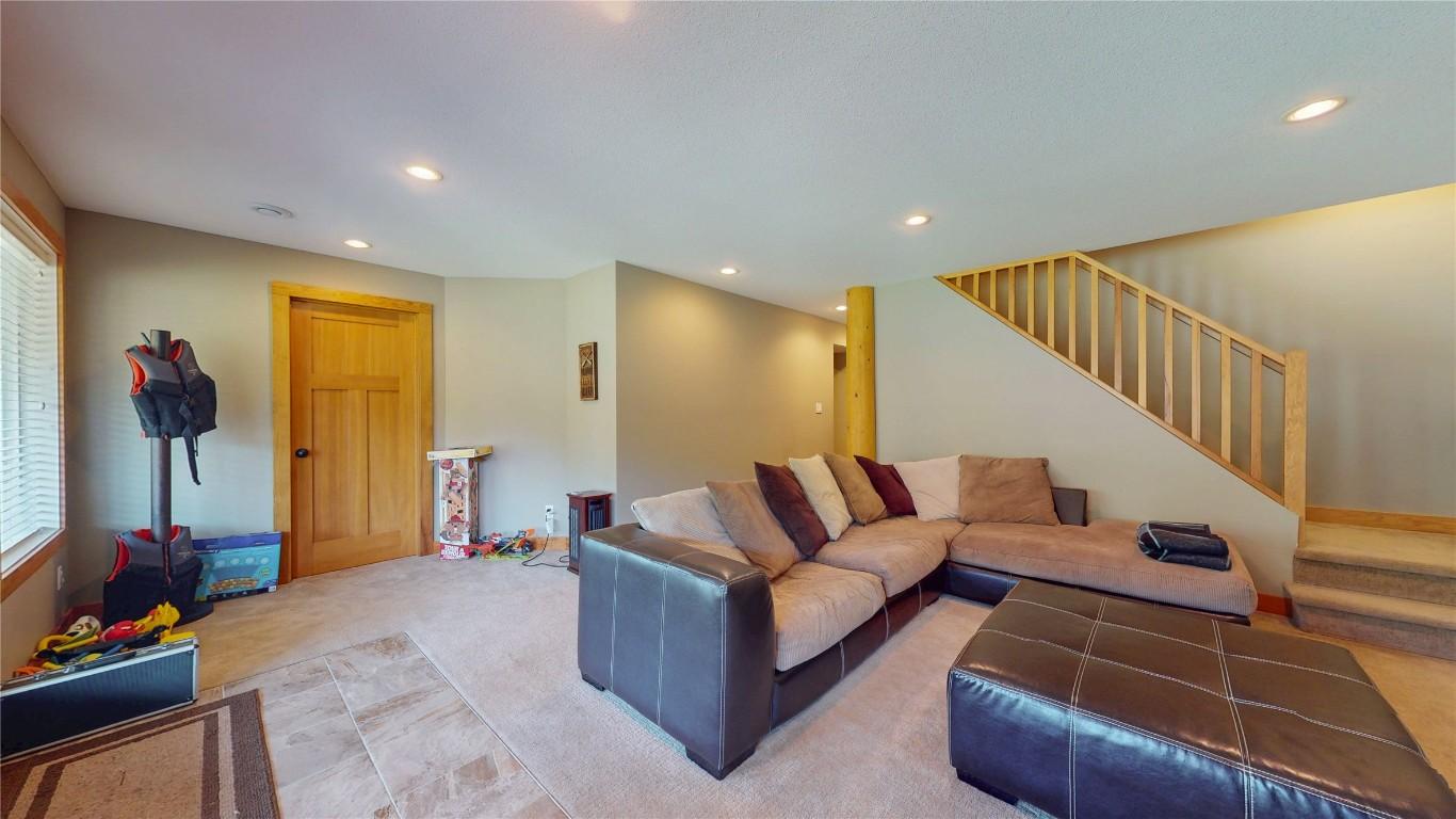 22-6324 Laurier Avenue, Wardner, BC - Indoor