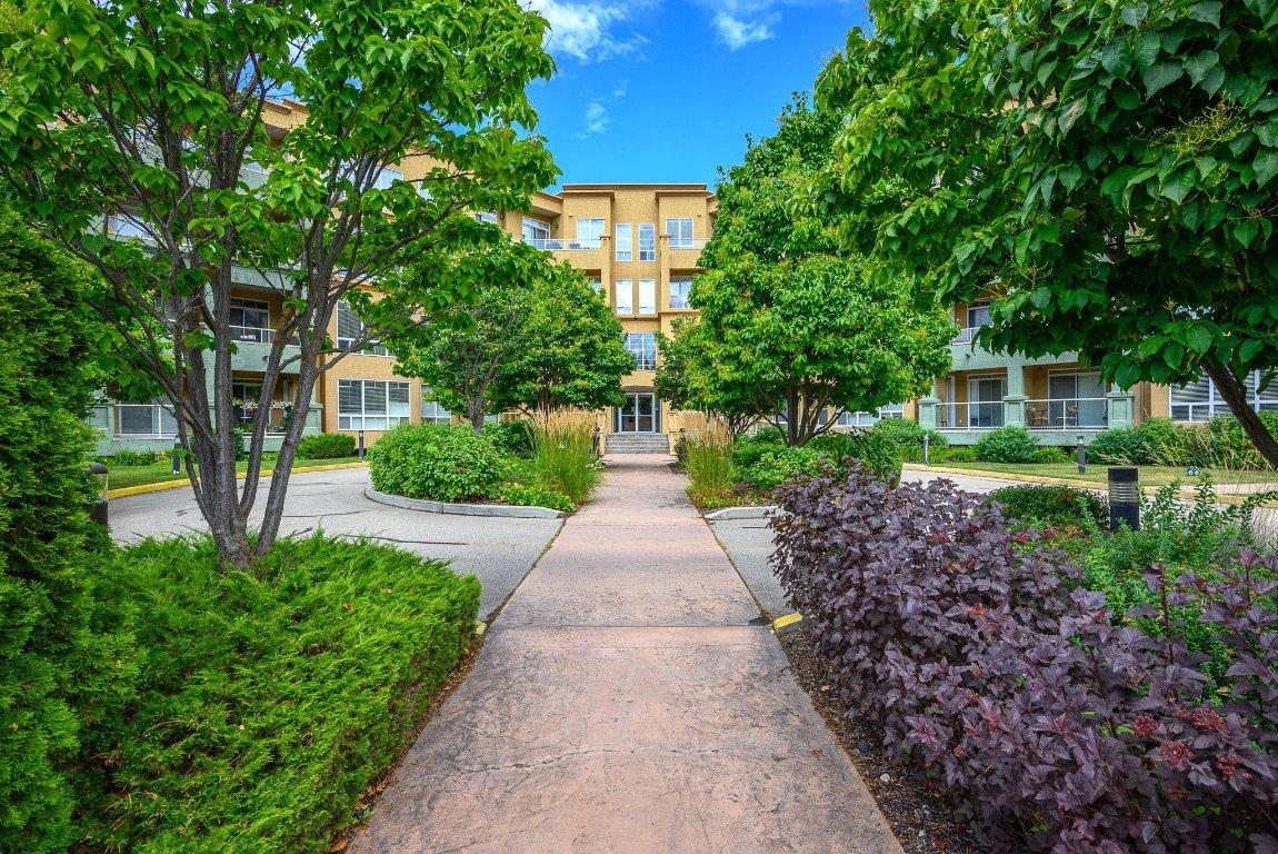 213-3550 Woodsdale Road, Lake Country, BC - Outdoor