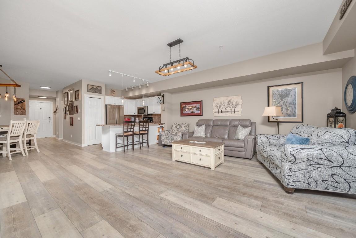 213-3550 Woodsdale Road, Lake Country, BC - Indoor