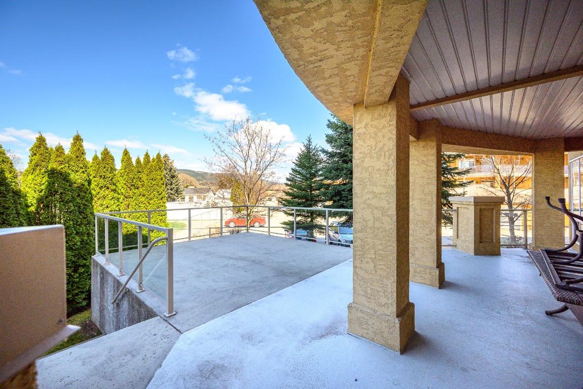 213-3550 Woodsdale Road, Lake Country, BC - Outdoor