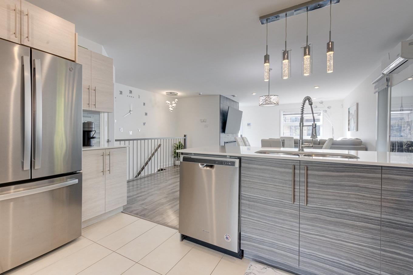 Cuisine - 33A Av. Sauriol, Laval (Laval-Des-Rapides), QC - Indoor Photo Showing Kitchen