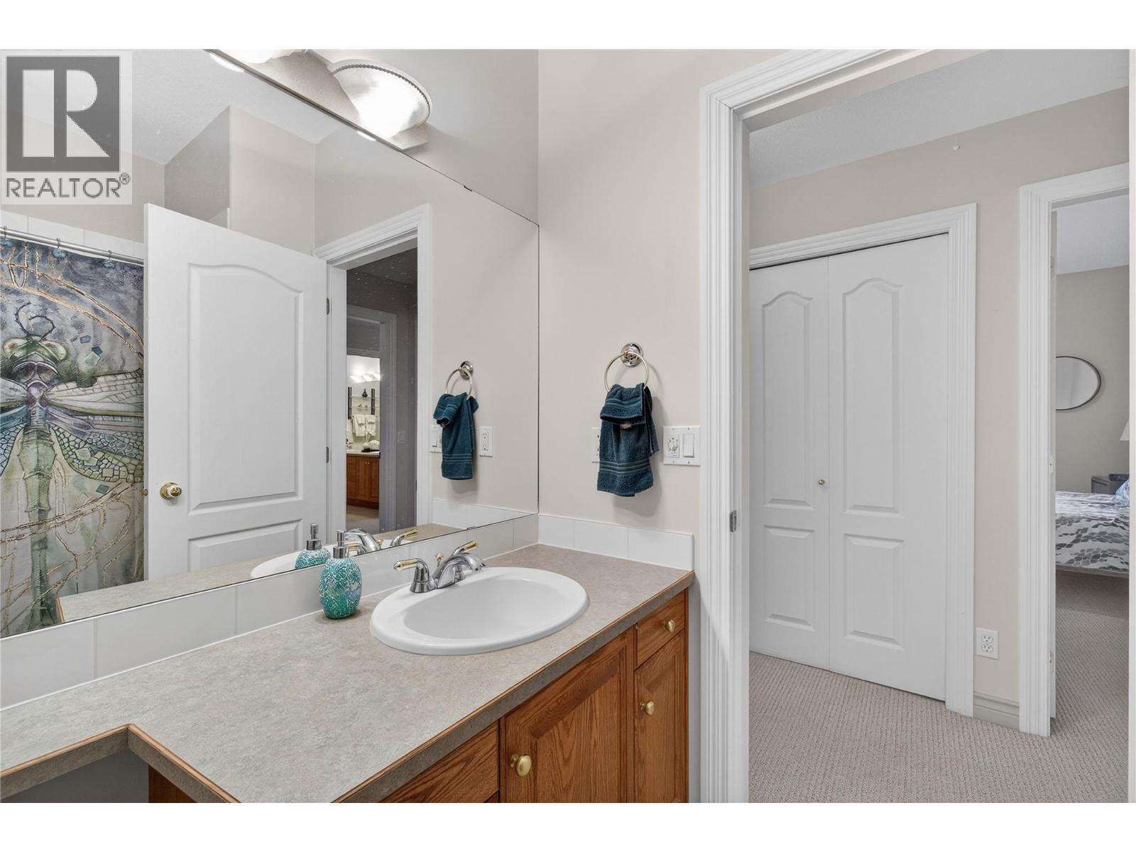 571 6 Street Ne Unit# 302, Salmon Arm, BC - Indoor Photo Showing Bathroom