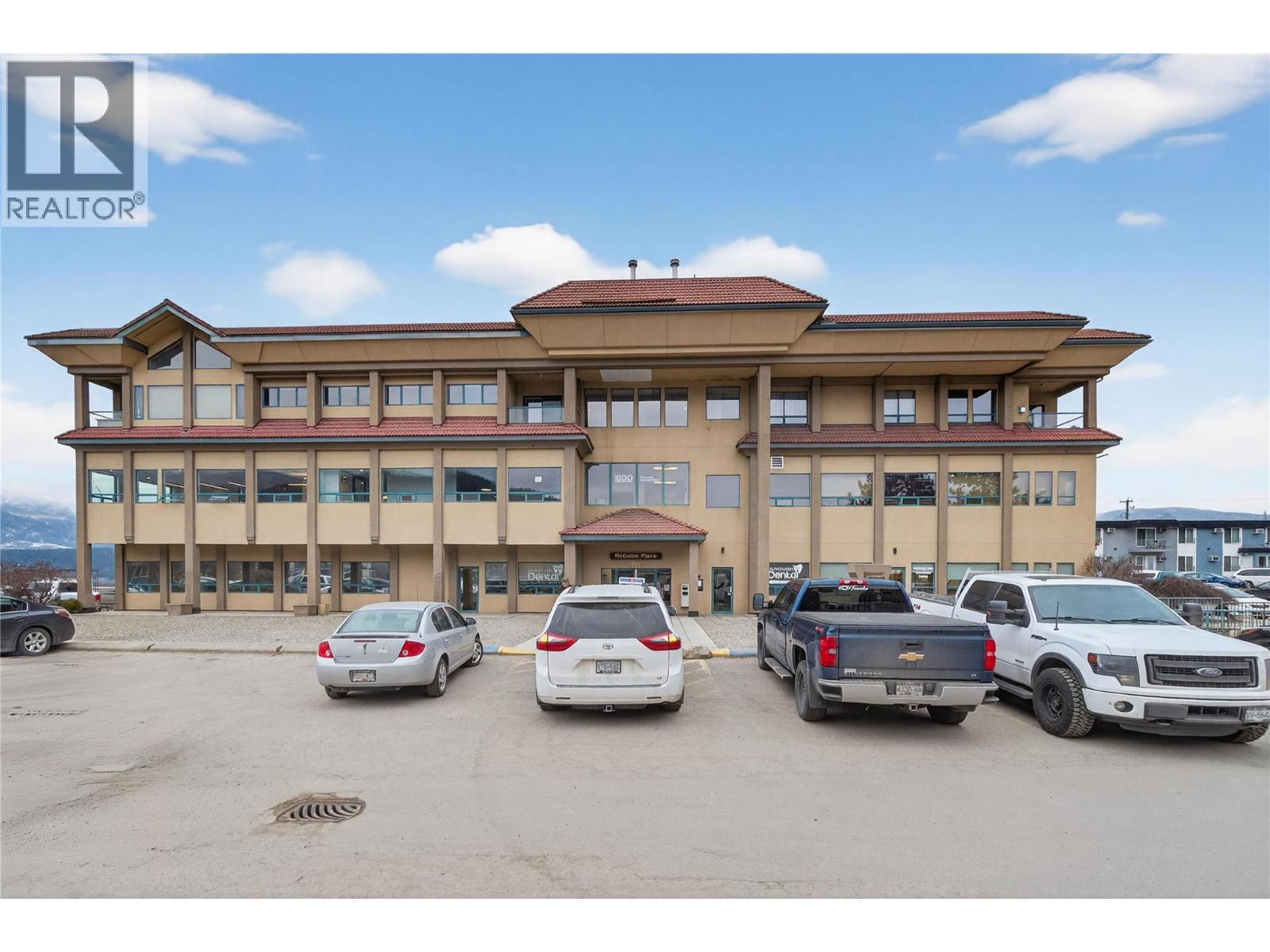 571 6 Street Ne Unit# 302, Salmon Arm, BC - Outdoor