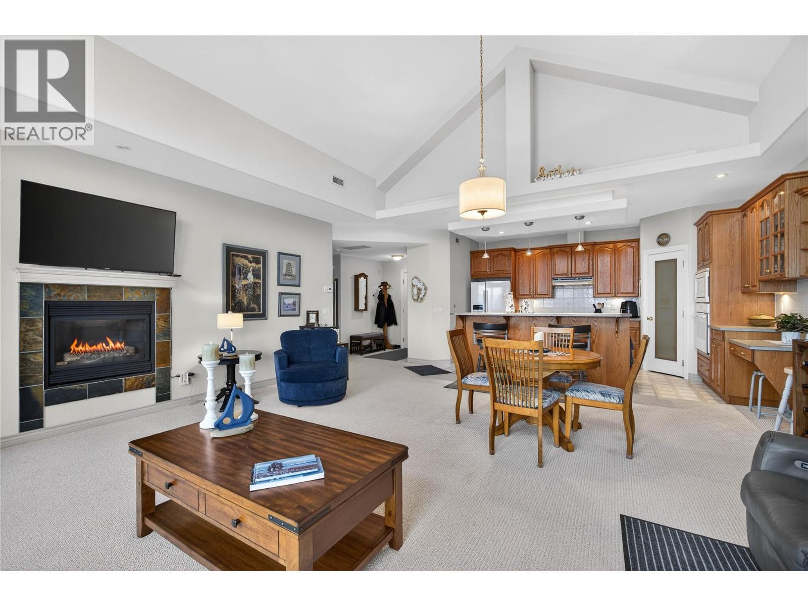 571 6 Street Ne Unit# 302, Salmon Arm, BC - Indoor Photo Showing Living Room With Fireplace