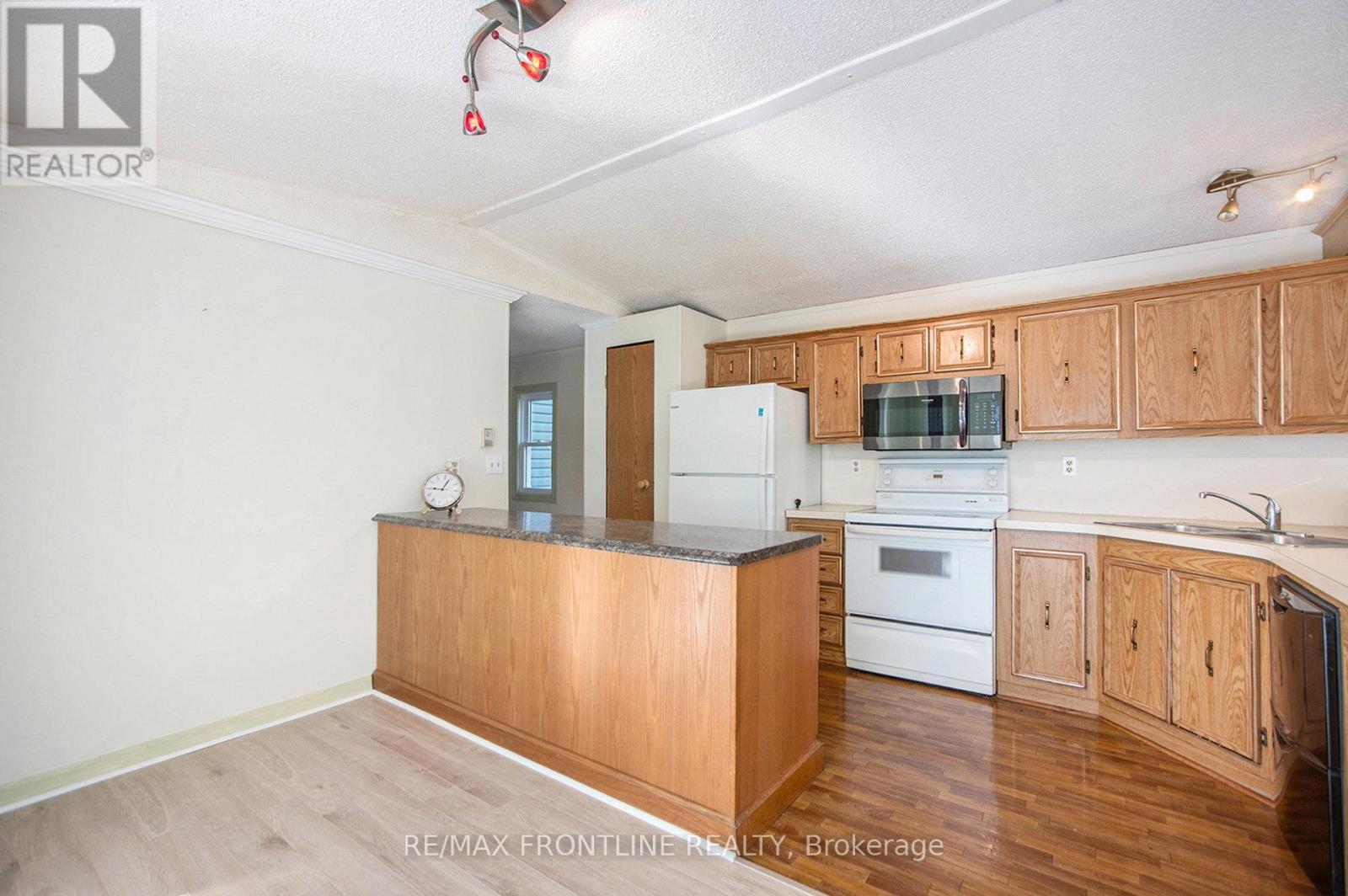 313 Acacia Road, Drummond/North Elmsley, ON - Indoor Photo Showing Kitchen