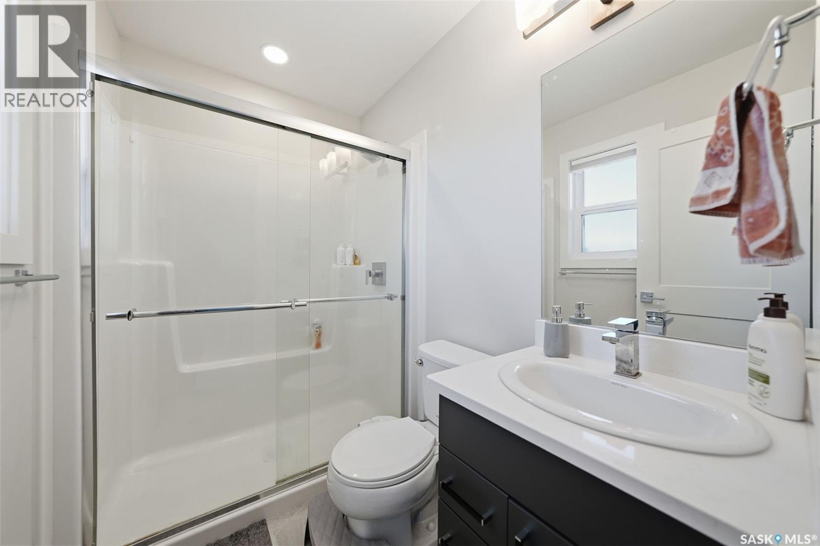 705 Evergreen Boulevard, Saskatoon, SK - Indoor Photo Showing Bathroom