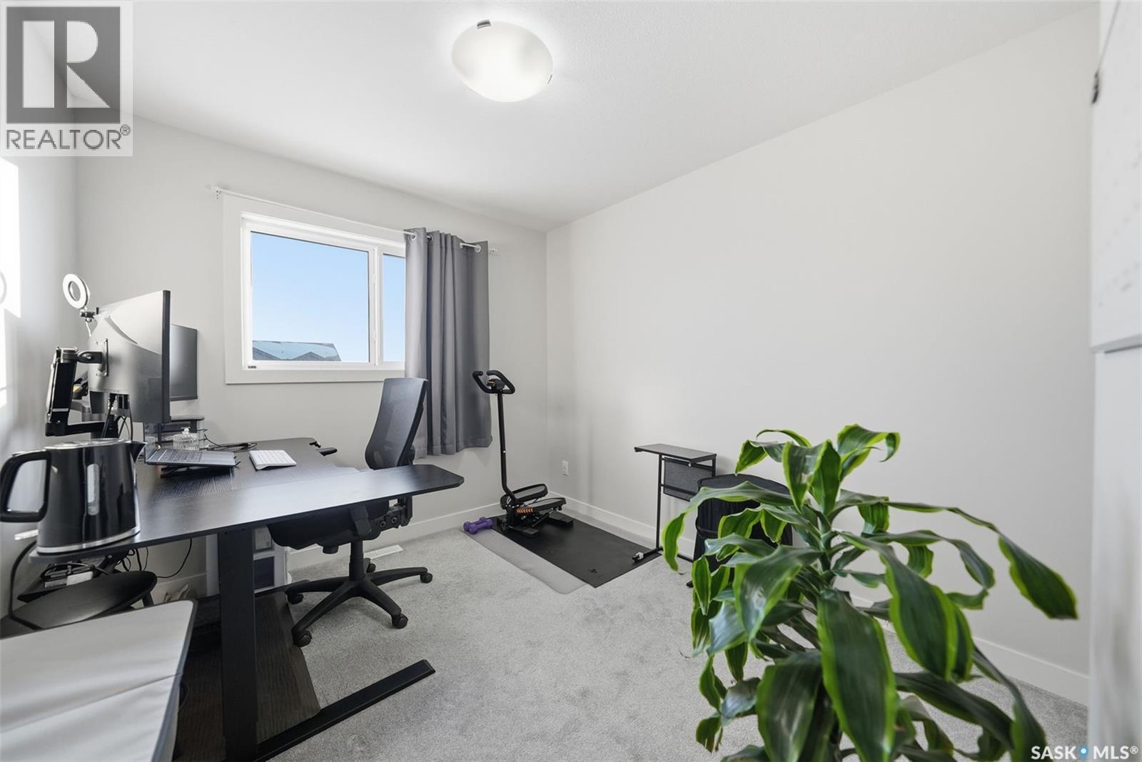 705 Evergreen Boulevard, Saskatoon, SK - Indoor Photo Showing Office