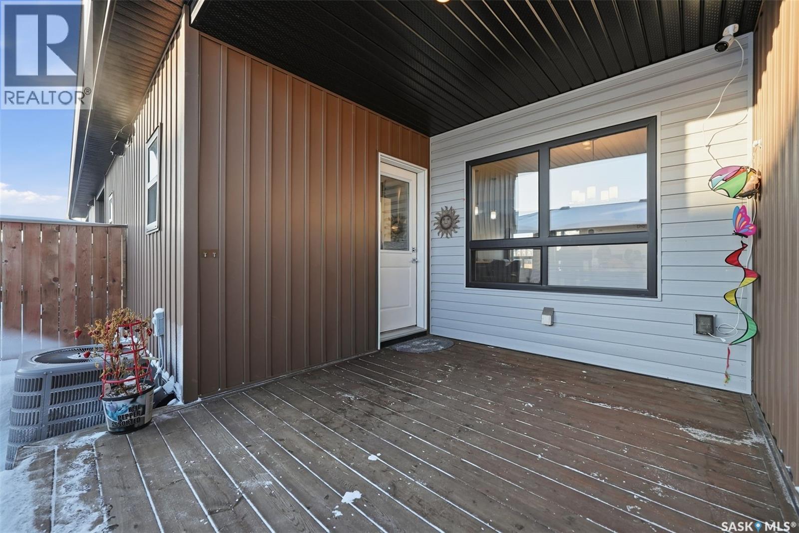 705 Evergreen Boulevard, Saskatoon, SK - Outdoor With Exterior