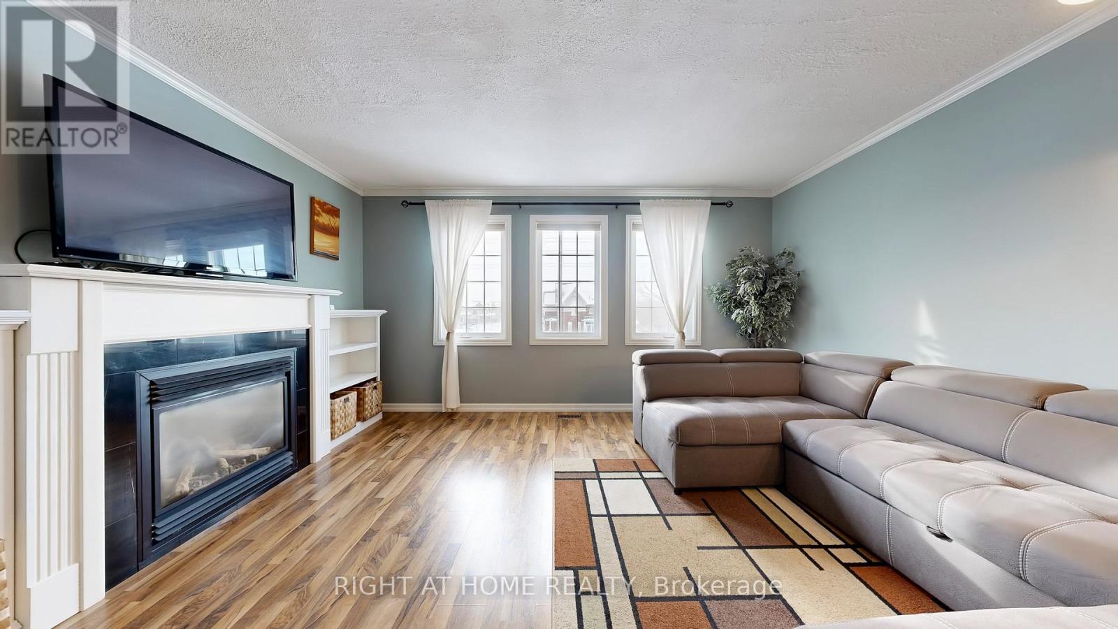 46 Furrow Drive, Whitby (Rolling Acres), ON - Indoor Photo Showing Living Room With Fireplace