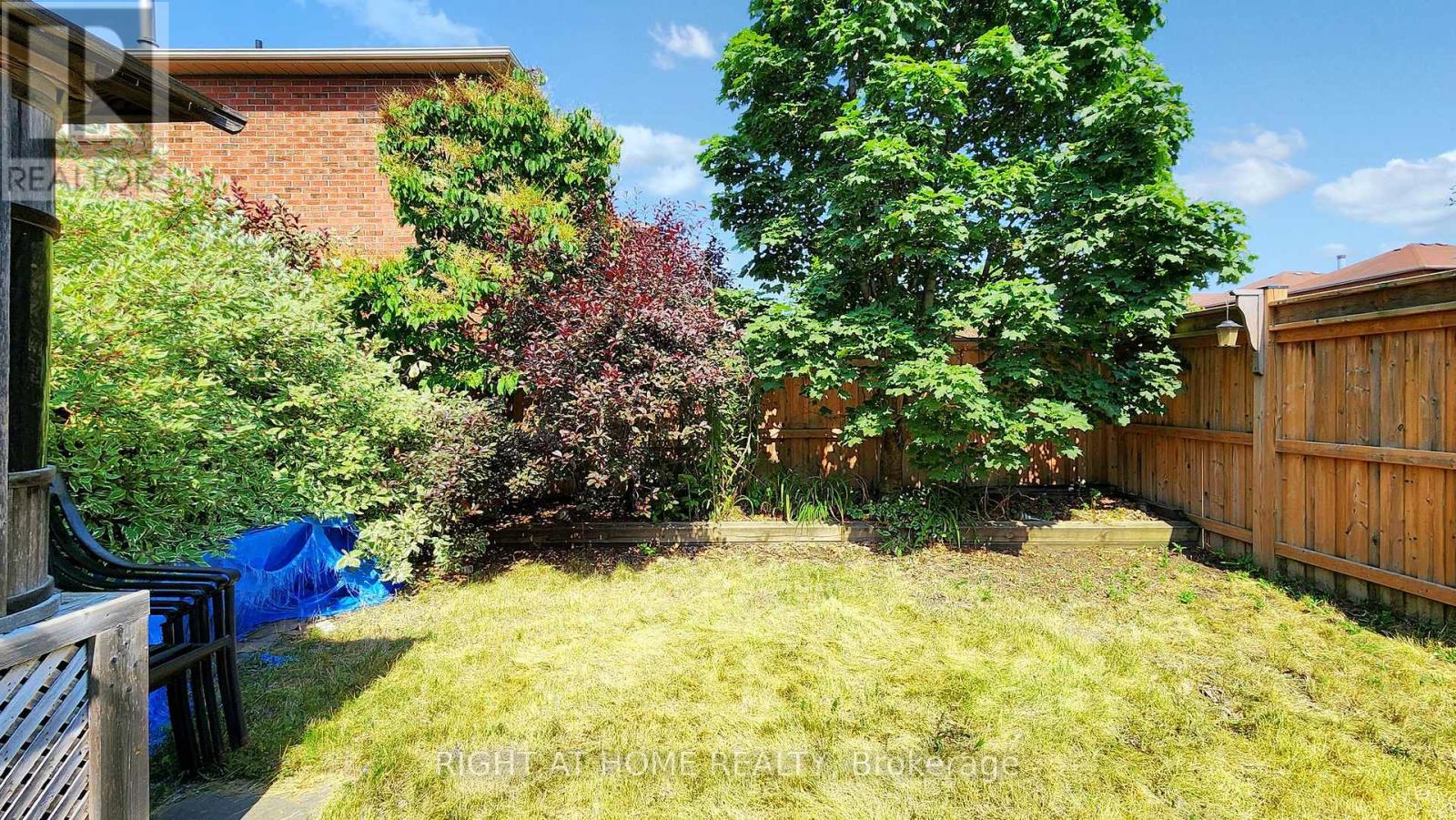 46 Furrow Drive, Whitby (Rolling Acres), ON - Outdoor