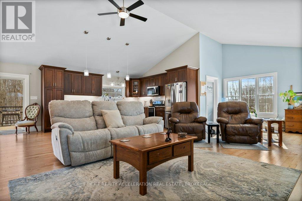 5123 County Road 4, Stone Mills (Stone Mills), ON - Indoor Photo Showing Living Room