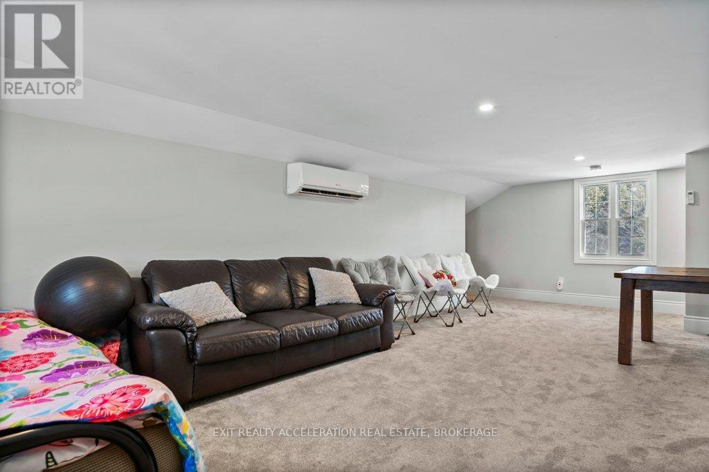 5123 County Road 4, Stone Mills (Stone Mills), ON - Indoor Photo Showing Living Room