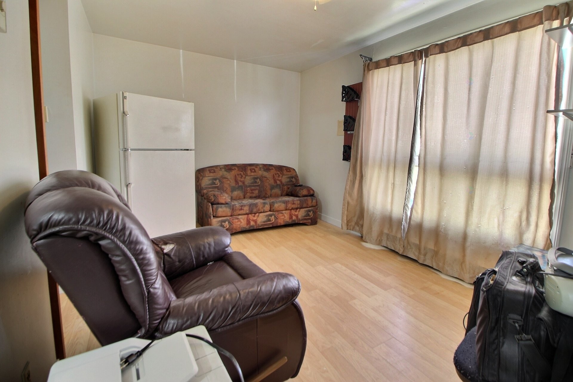 Salon - 472Z 7E Avenue O., Amos, QC - Indoor