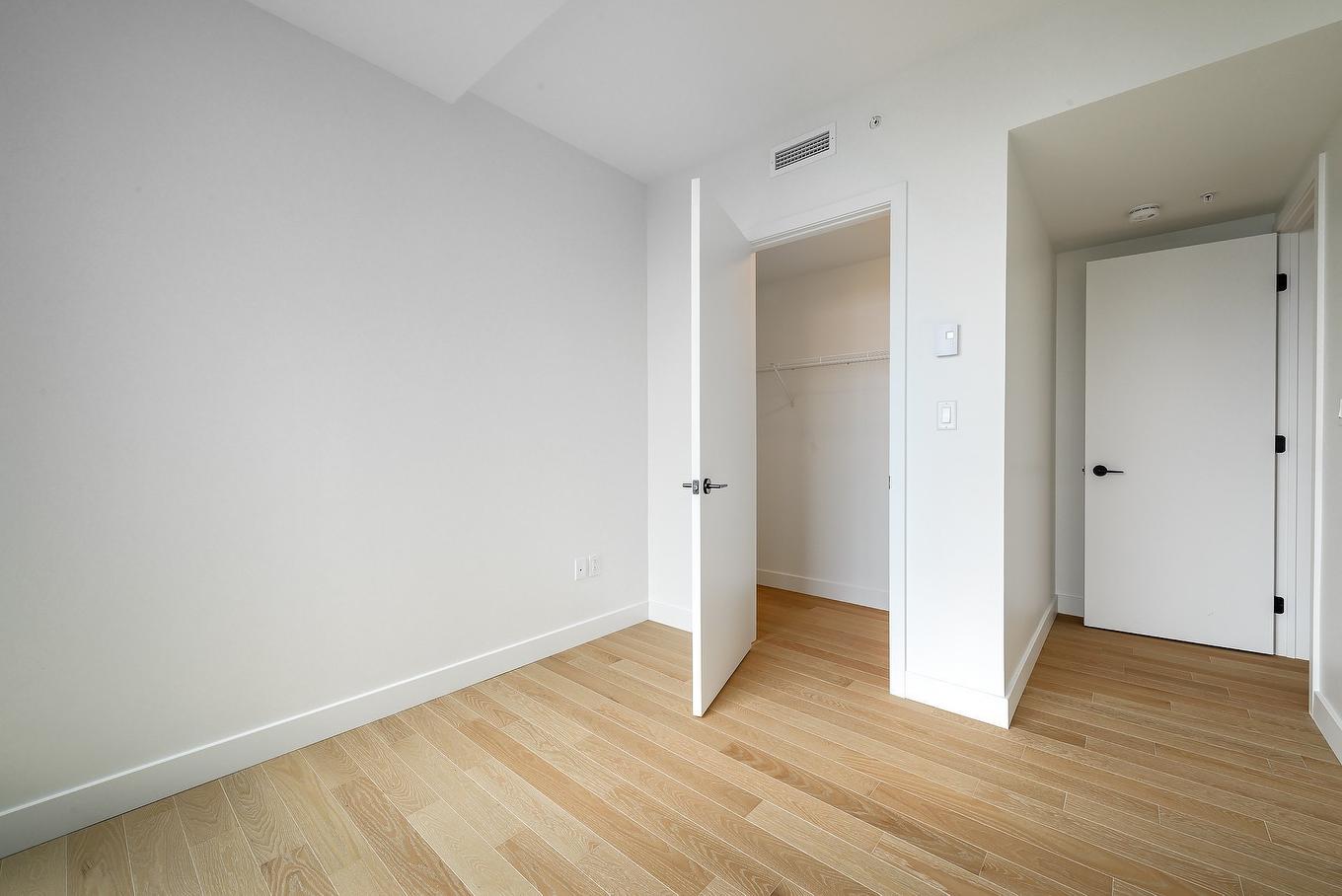 Chambre à coucher - 3501-1245 Rue De Bleury, Montréal (Ville-Marie), QC - Indoor Photo Showing Other Room