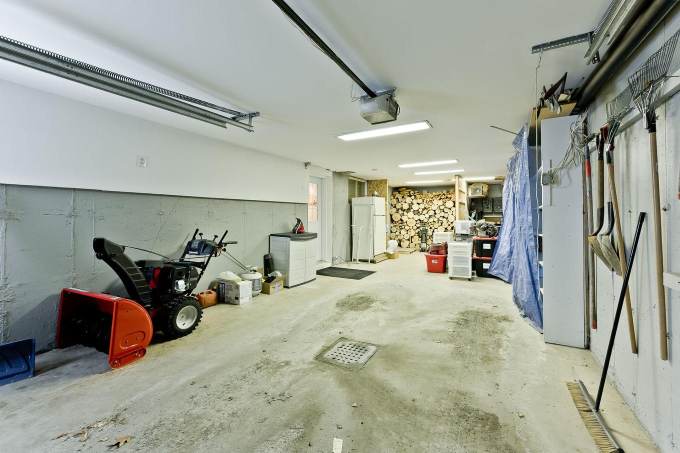 Garage - 992 Rue Du Sieur-D'Iberville, Sherbrooke (Les Nations), QC - Indoor Photo Showing Garage