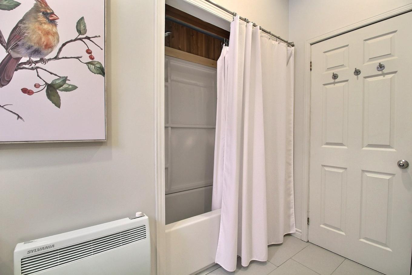 Salle de bains - 157 Sent. Des Fougères, Val-D'Or, QC - Indoor Photo Showing Other Room