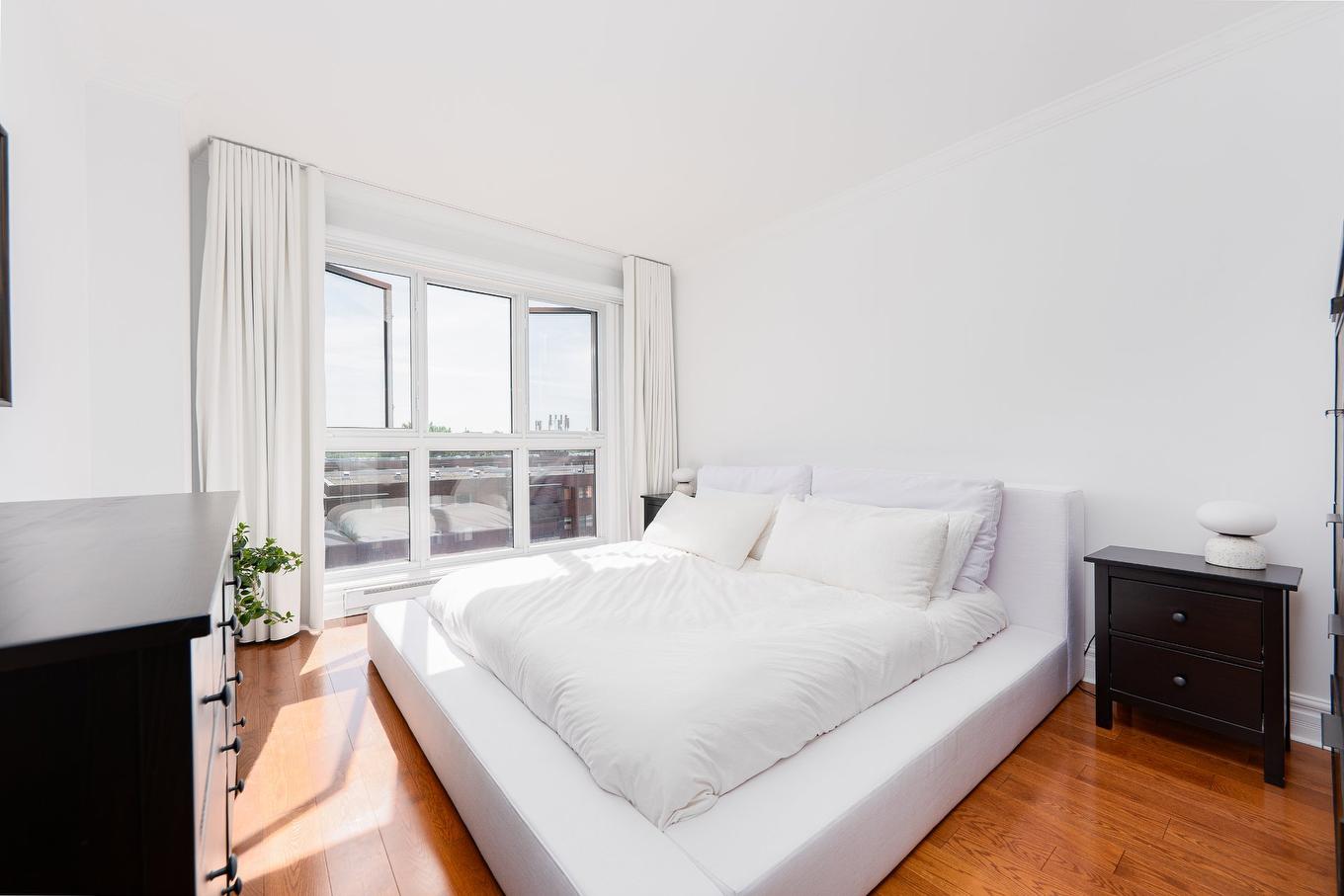Primary bedroom - 704A-800 Rue Muir, Montréal (Saint-Laurent), QC - Indoor Photo Showing Bedroom