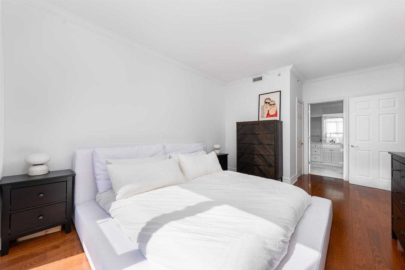 Primary bedroom - 704A-800 Rue Muir, Montréal (Saint-Laurent), QC - Indoor Photo Showing Bedroom