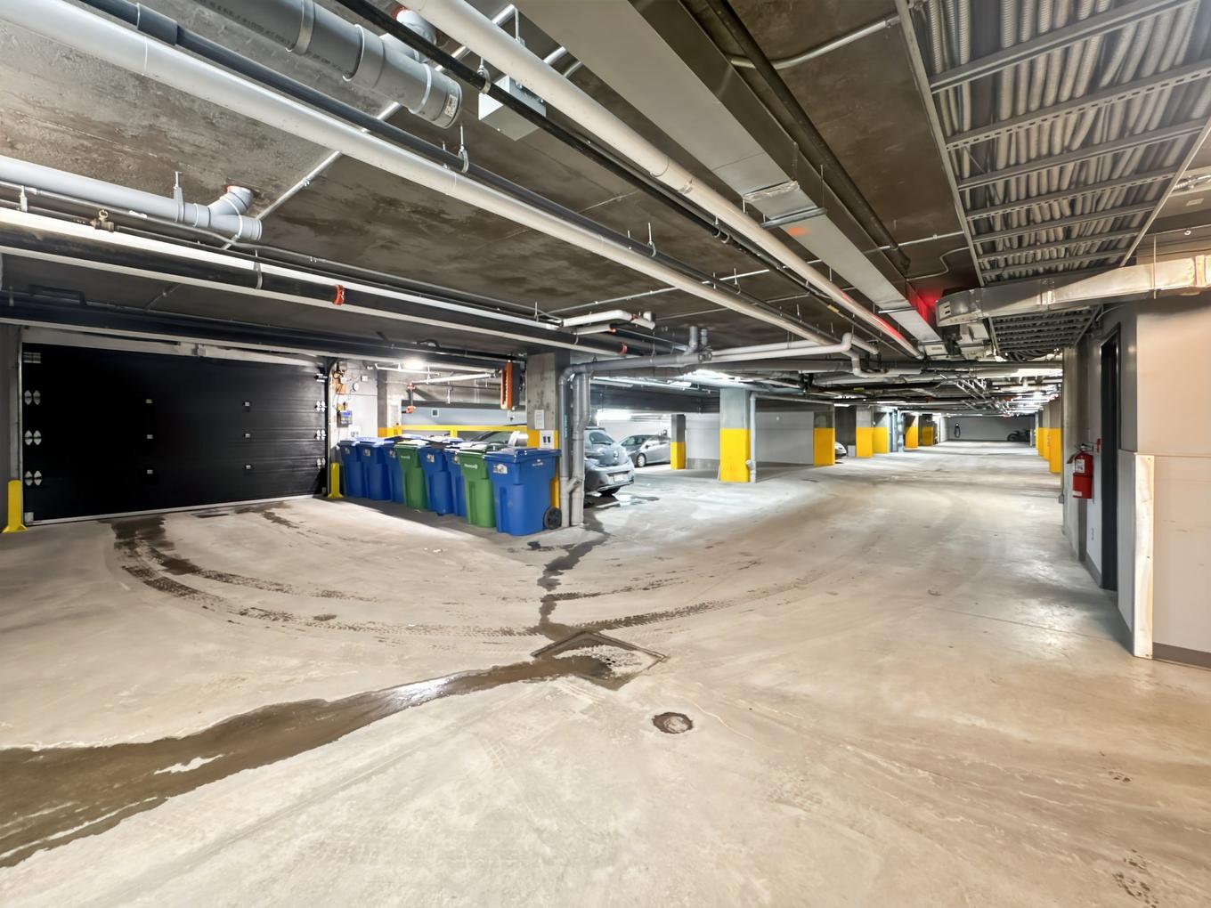 Parking - 508-9200 Rue Hochelaga, Montréal (Mercier/Hochelaga-Maisonneuve), QC - Indoor Photo Showing Garage