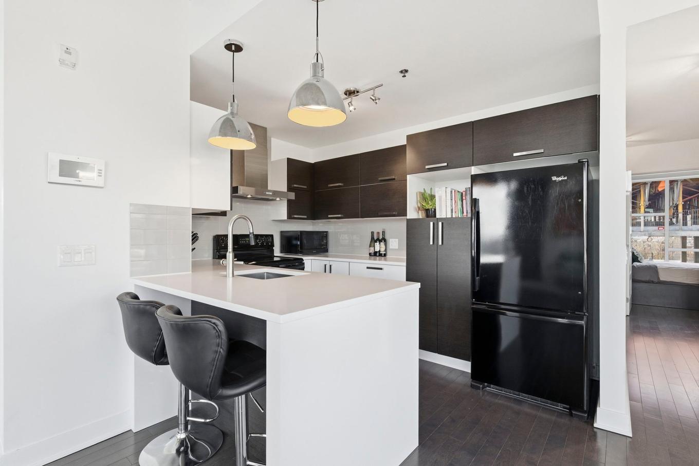 Cuisine - 814-377 Rue Des Seigneurs, Montréal (Le Sud-Ouest), QC - Indoor Photo Showing Kitchen