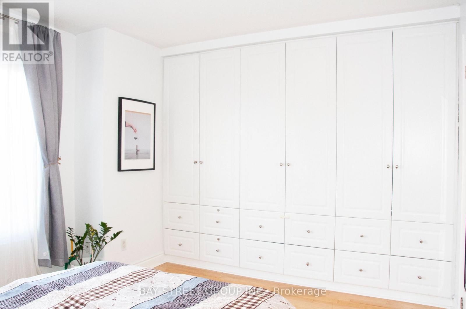 57 Galleria Parkway, Markham, ON - Indoor Photo Showing Bedroom