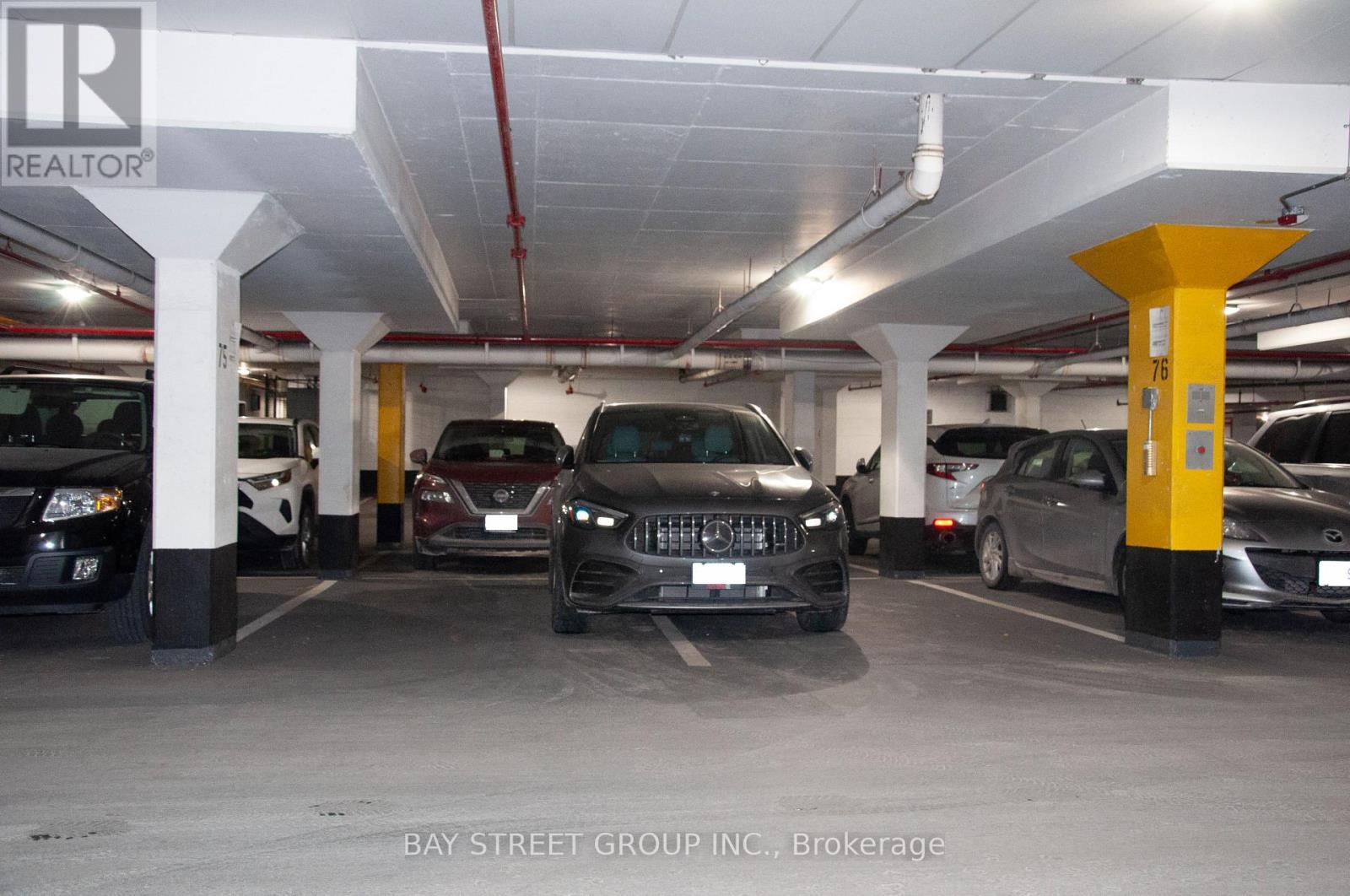 57 Galleria Parkway, Markham, ON - Indoor Photo Showing Garage