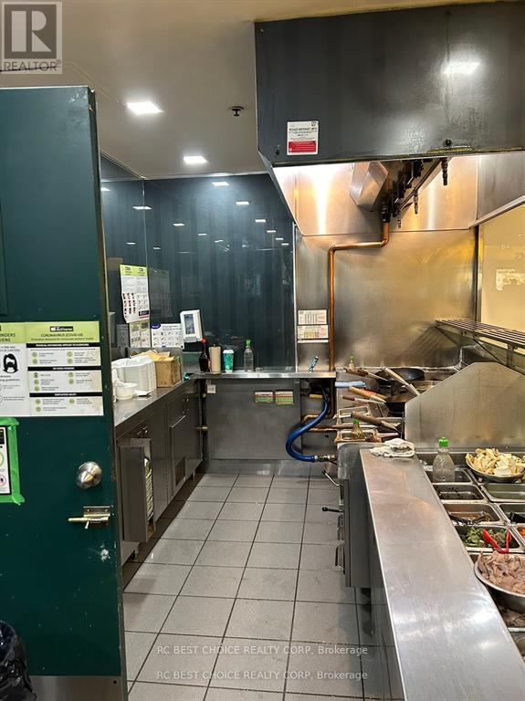 1-134 - 100 City Centre Drive, Mississauga, ON