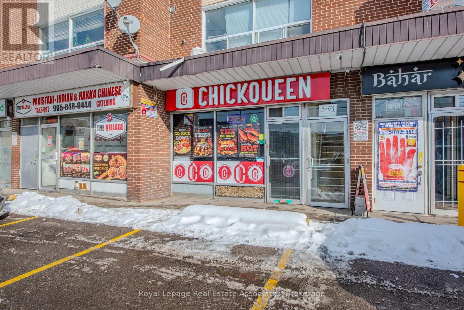 Main - 3071 Hurontario Street, Mississauga, ON