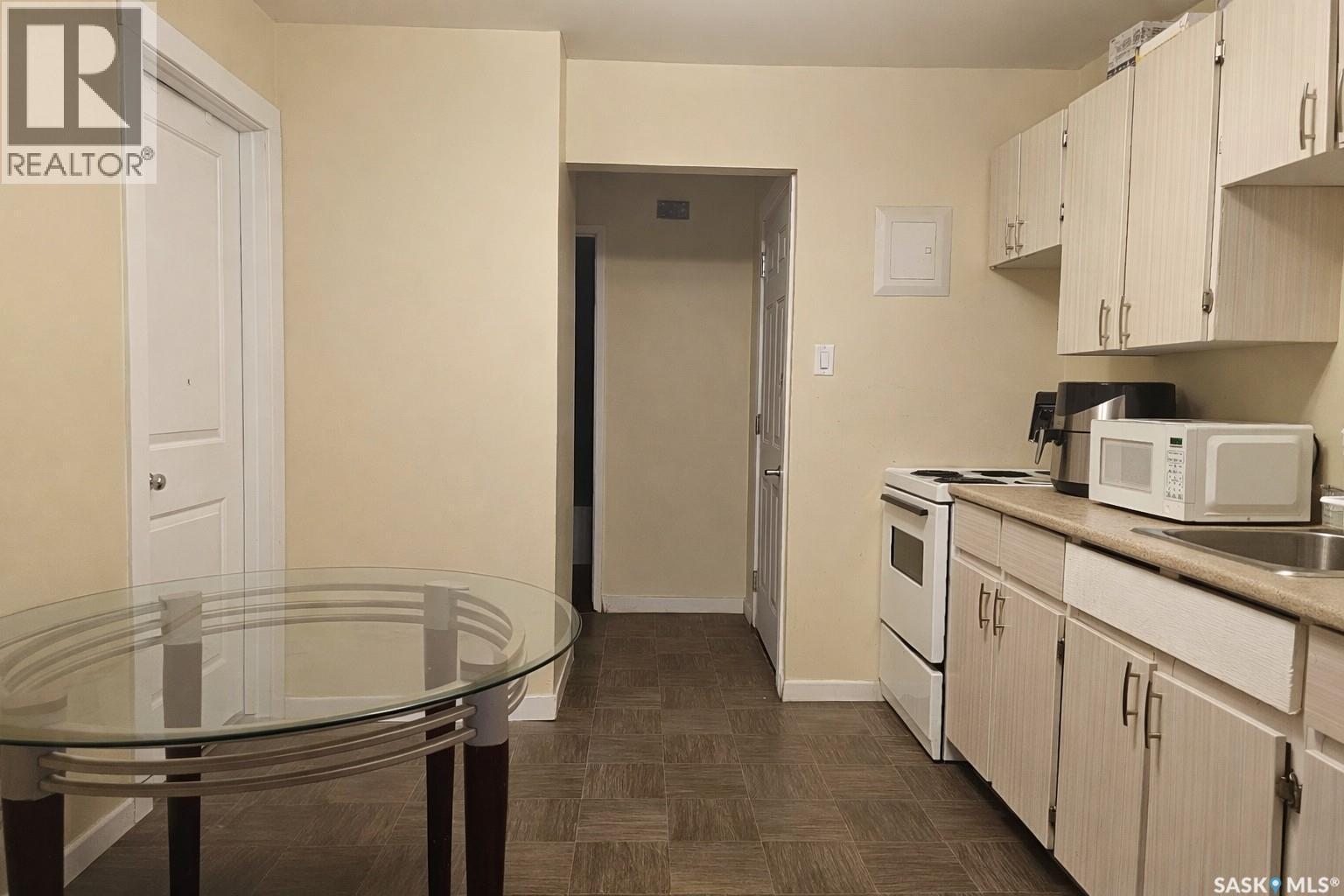 1411 111Th Street, North Battleford, SK - Indoor Photo Showing Kitchen
