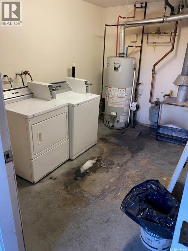 1411 111Th Street, North Battleford, SK - Indoor Photo Showing Laundry Room