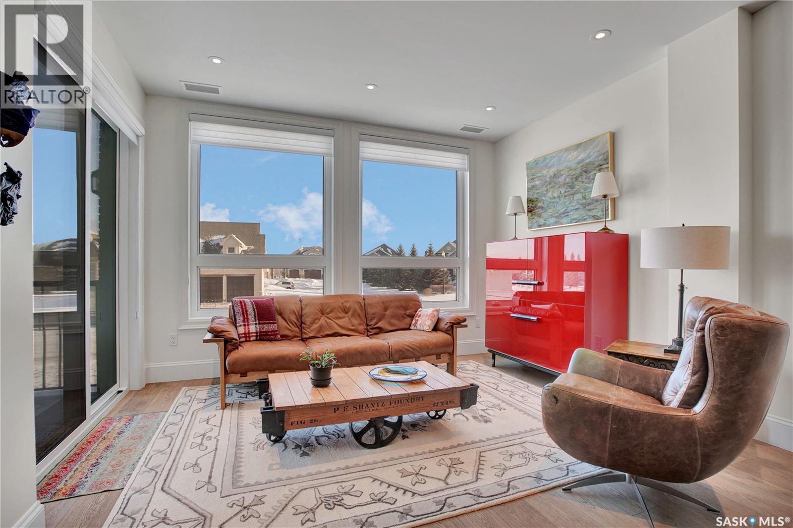 104 408 Cartwright Street, Saskatoon, SK - Indoor Photo Showing Living Room